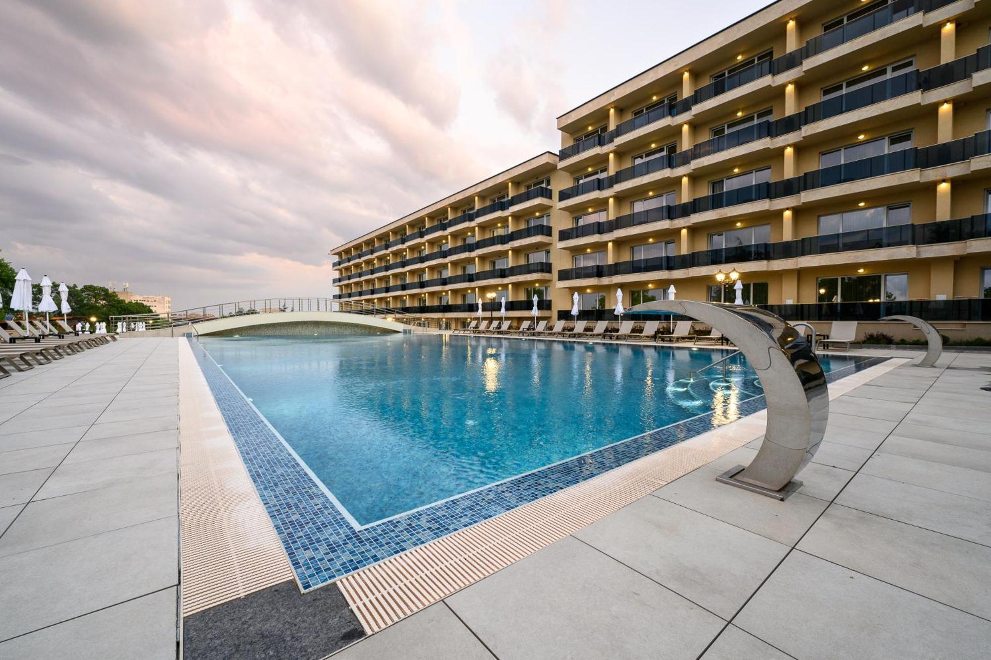 Empire Balneo & Spa Hotel Hisarya Exterior photo